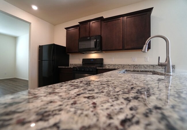 Building Photo - 6214 Meadowbank Ln