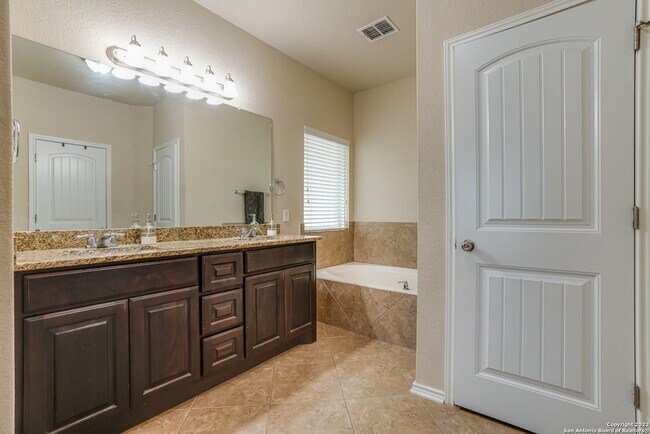 Building Photo - 12310 Red Maple Way