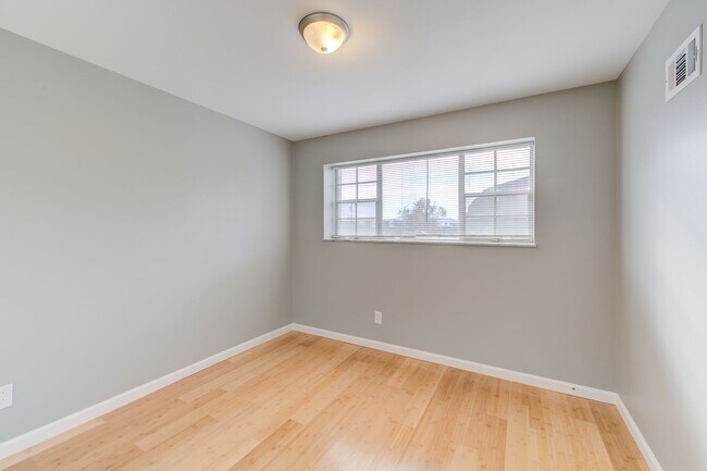 Building Photo - Minutes from I-170. Ask about our Move in ...