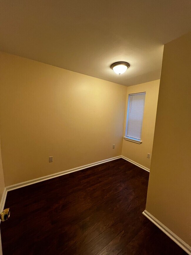 Building Photo - Modern 2 Bed. w/ additional office/small 3rd bedroom Passyunk Square Home w/ W/D, Central Air and...