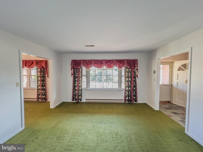 Building Photo - 194 Red Hill Rd