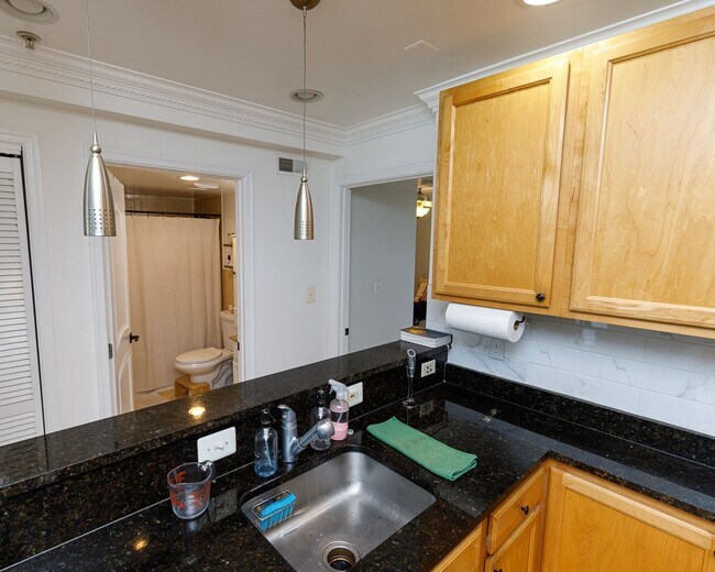 Building Photo - Fantastic Location Near Brightwood Park - ...