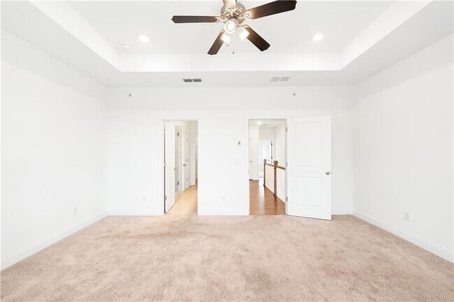 Building Photo - 6605 Beacon Dr