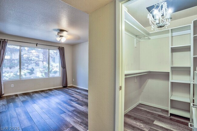 Building Photo - 3128 Tarpon