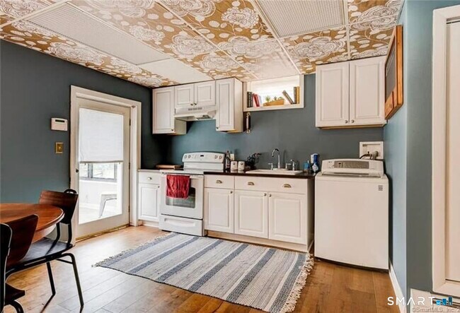 Building Photo - 127 Englewood Ave