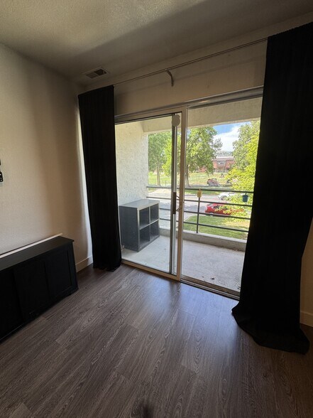 Building Photo - 110 S 800 E