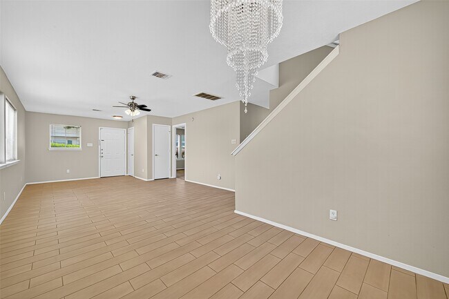 Building Photo - 6343 Settlers Square Ln