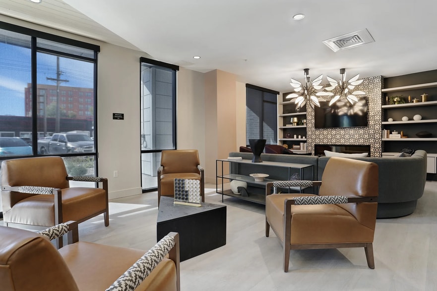 Building Photo - 340 West 700 S