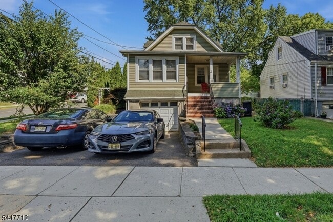 Building Photo - 161 Broughton Ave