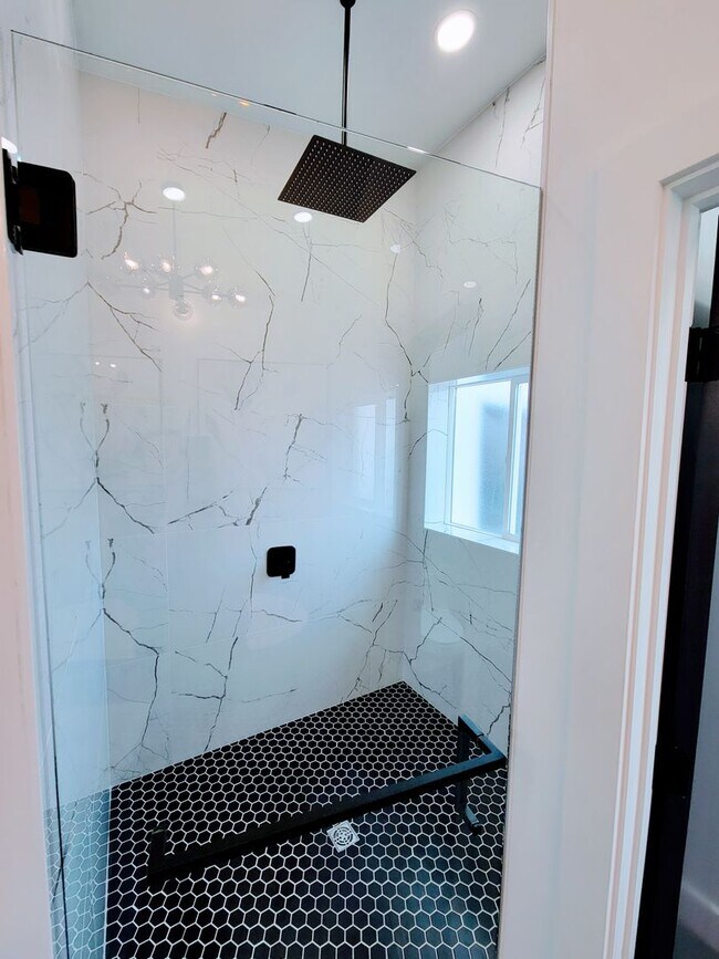 Building Photo - ABSOLUTELY UNBELIEVABLE NEW HIGH END CUSTOM HOME!