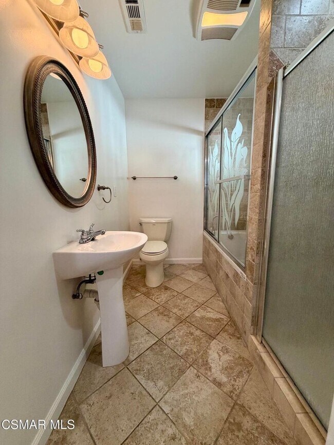 Building Photo - Welcome this single story, beautifully maintained and thoughtfully updated home South Of The Boul...