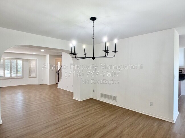 Building Photo - 1755 Smoke Ridge Dr