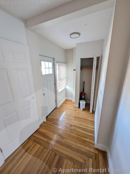 Building Photo - 21 Medford St