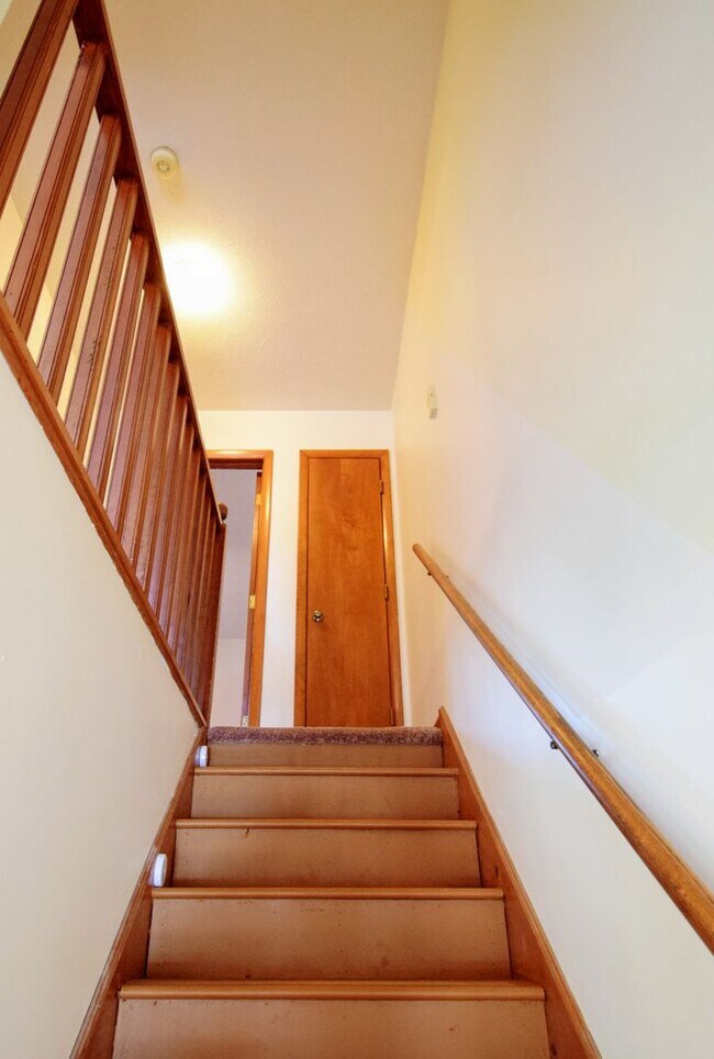 Building Photo - 1276 N Forest Dr