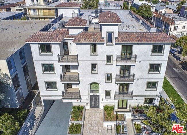 Building Photo - 1070 S Bedford St