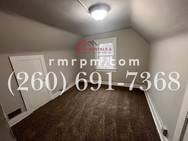 Building Photo - 439 E Taber St