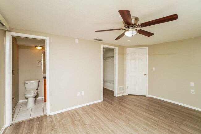 Building Photo - 11115 Areca Dr