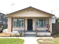 Building Photo - 607 S Fir Ave