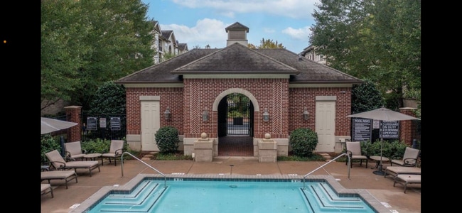 Building Photo - 1021 East Paces Ct NE