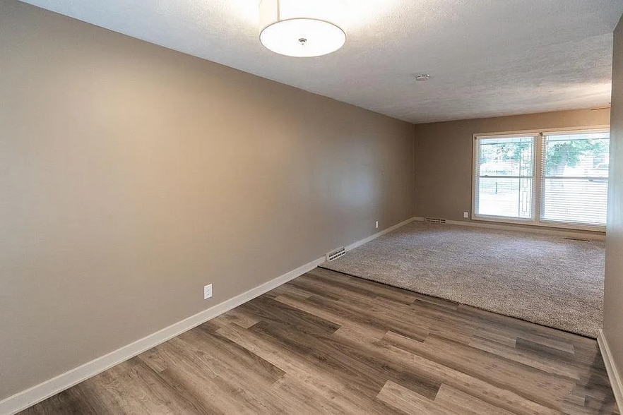 Building Photo - 2535 Saint Thomas Dr