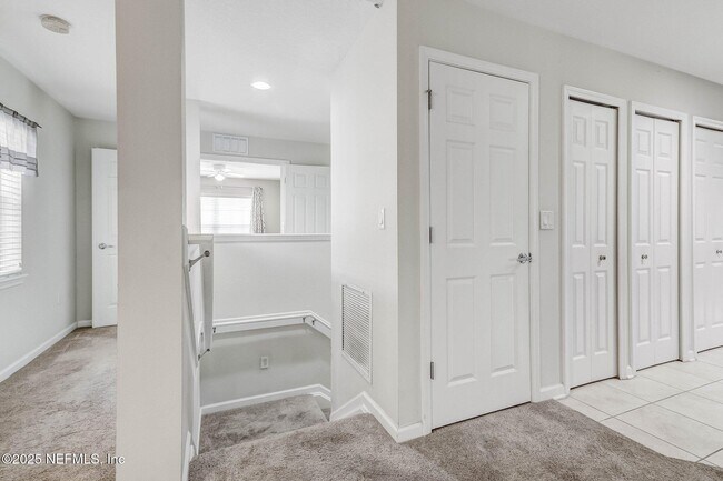 Building Photo - 6609 Spring Flower Ct