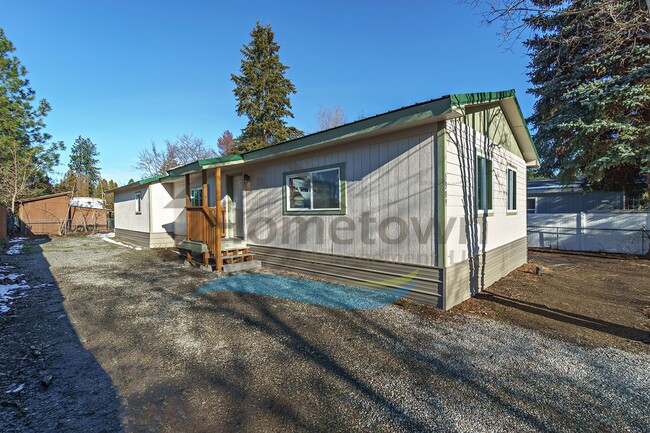 Building Photo - 4 Bedroom 2 Bathroom Home with Off Street ...