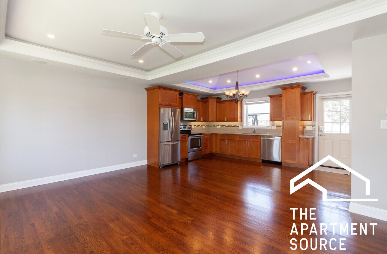 Building Photo - 8108 S 85th Ave