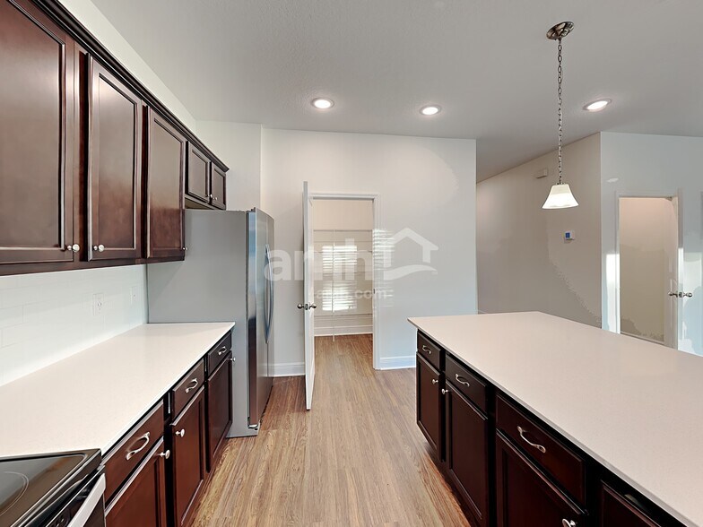 Building Photo - 804 Heavenly Dr