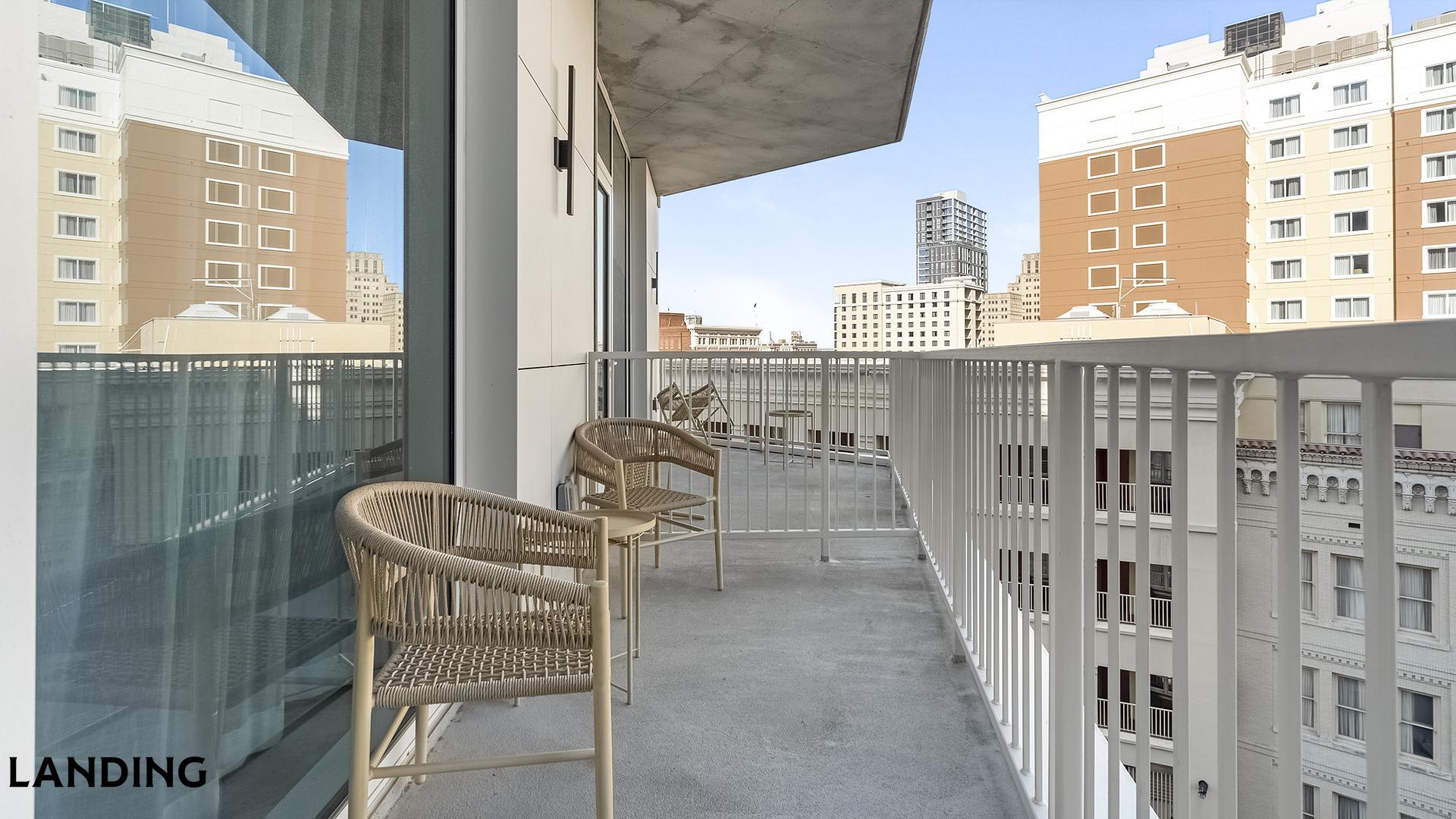 Building Photo - 143 E Commerce St