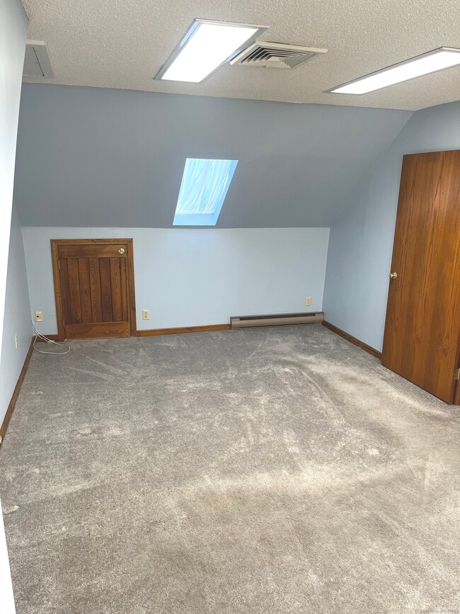 Building Photo - 470 New Britain Rd