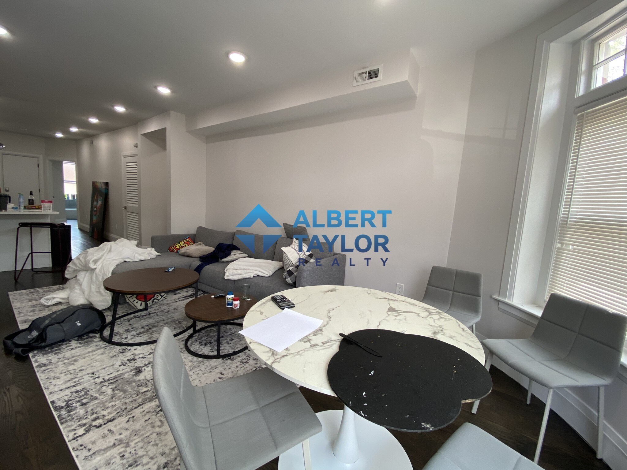 Building Photo - 9 Strathmore Rd