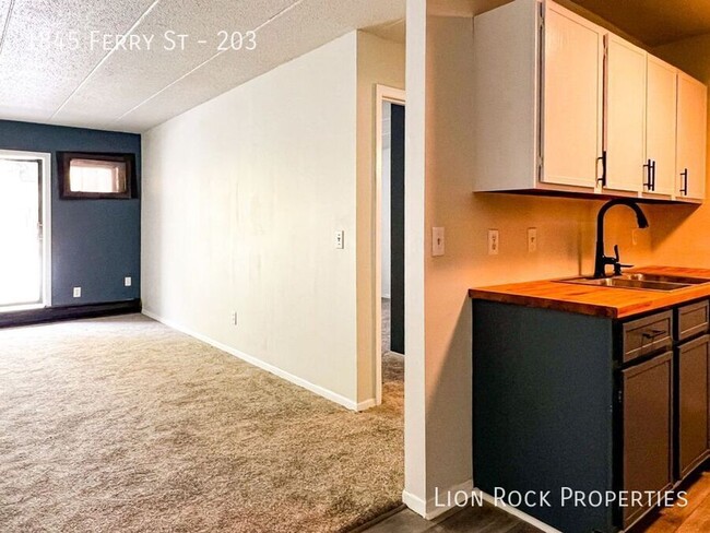 Building Photo - Charming 1-Bedroom Apartment in Anoka for ...