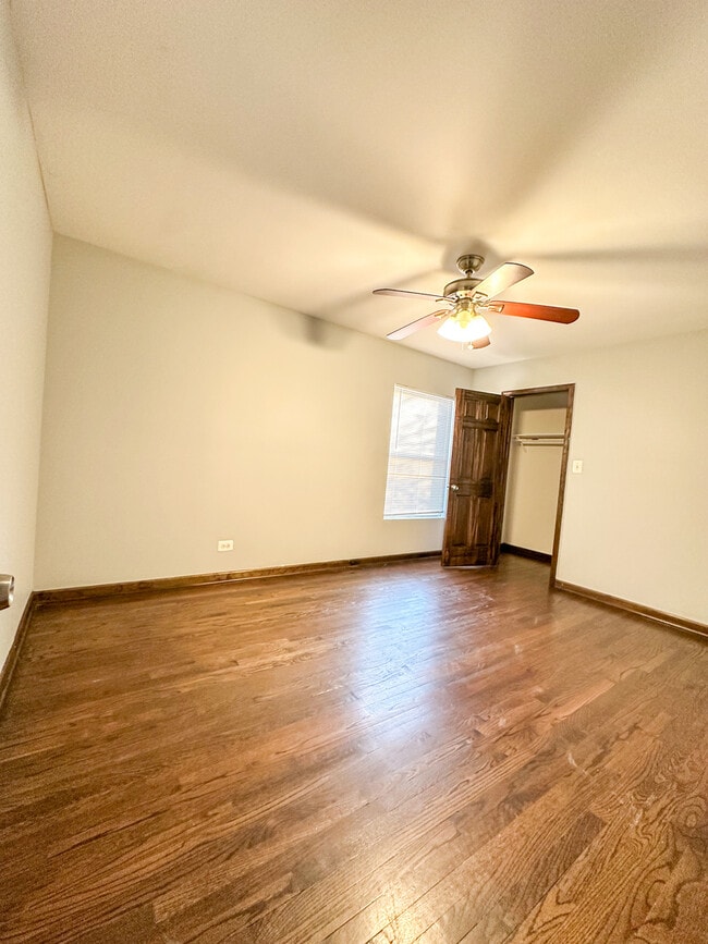 Building Photo - 6058 S Richmond St