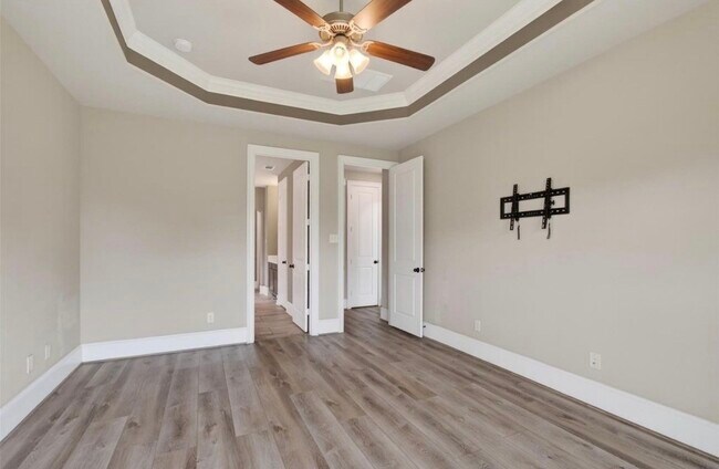 Building Photo - 1630 Mahan Dr