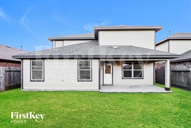 Building Photo - 8011 Carillon Way