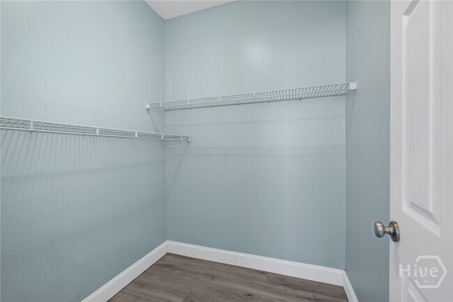 Building Photo - 2208 Walden Park Dr
