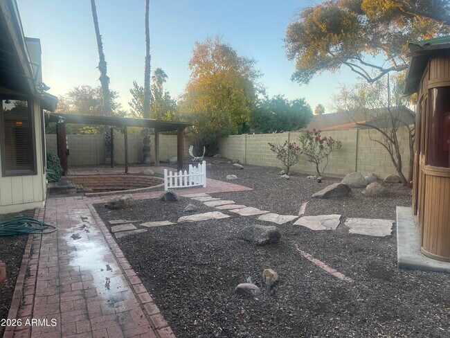 Building Photo - 508 E Angela Dr