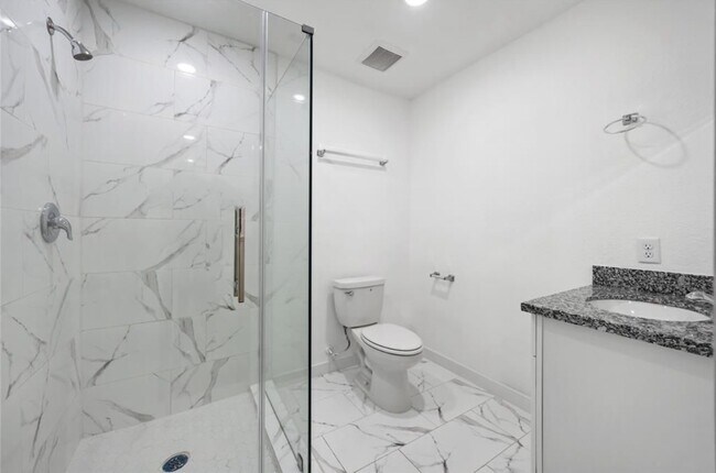 Building Photo - 2320 Wavell St