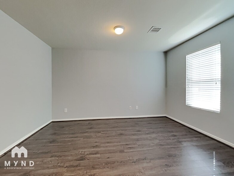 Building Photo - 1811 Artem Ct