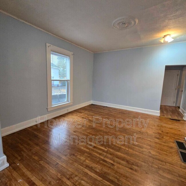 Building Photo - 14-18 Chester Ave