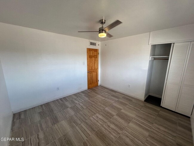 Building Photo - 960 Burgess Dr