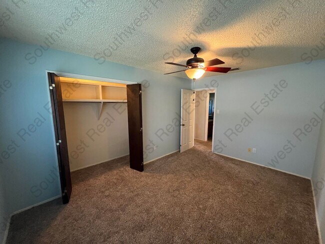 Building Photo - Charming 3-Bed, 2-Bath Home with Garage