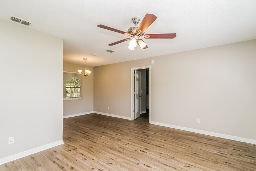 Building Photo - 3028 Dikewood Ct