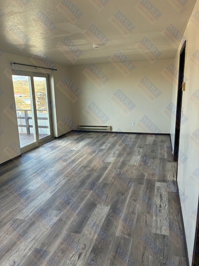 Building Photo - 855 Mocassin-
