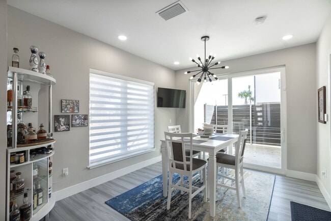Building Photo - Gainesville Luxury Living at Celebration Pointe