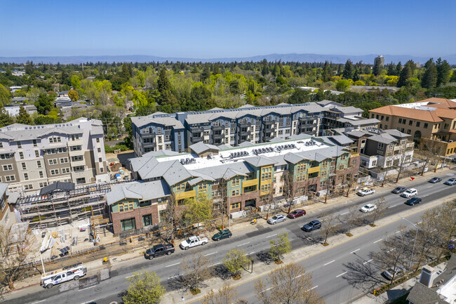 Construction April 2022 - Middle Plaza Apartments