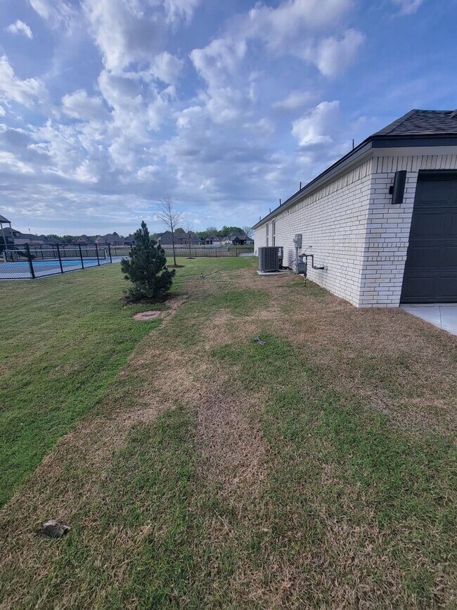 Building Photo - Stunning New Construction Simmons Home - 5 Bed 3 Bath - Pond View!