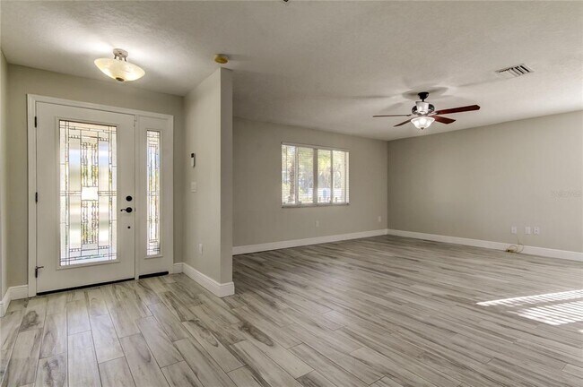 Building Photo - 407 15th Ave