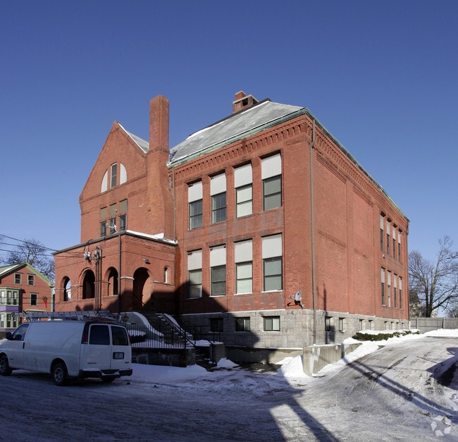 Building Photo - 104 Beacon Ave