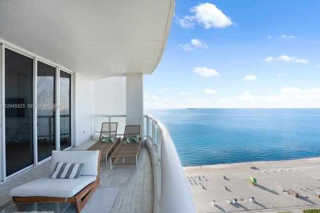 Building Photo - 4201 Collins Ave